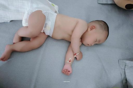 如皋宝宝口水多怎么回事